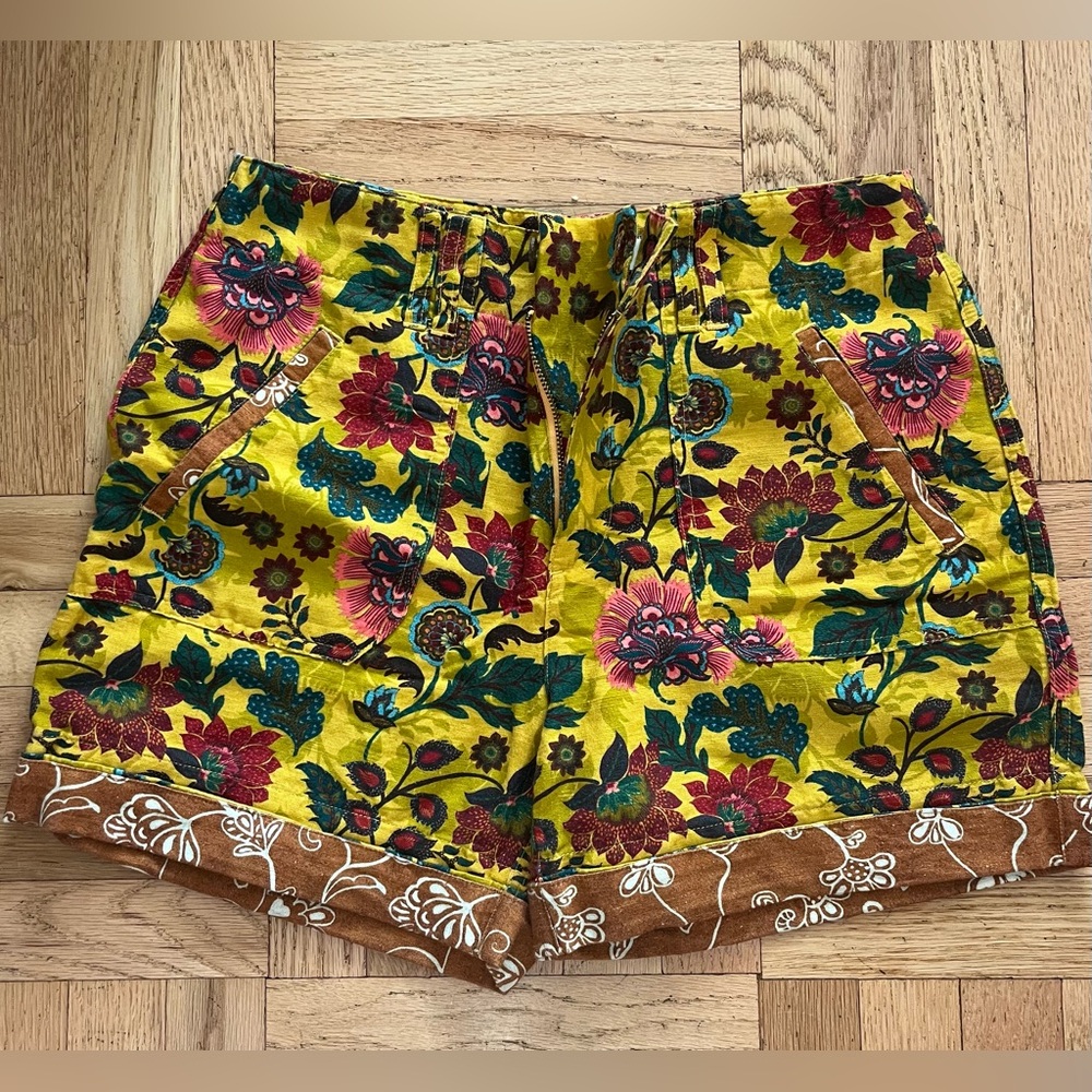Sundance Yellow Linen Summer Shorts- size 6P
